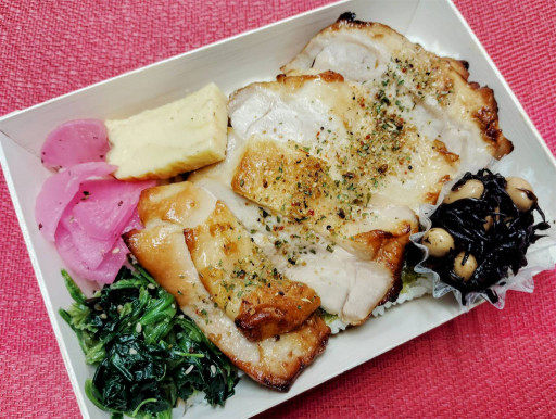 お米は冷めても美味しいコシヒカリ100%