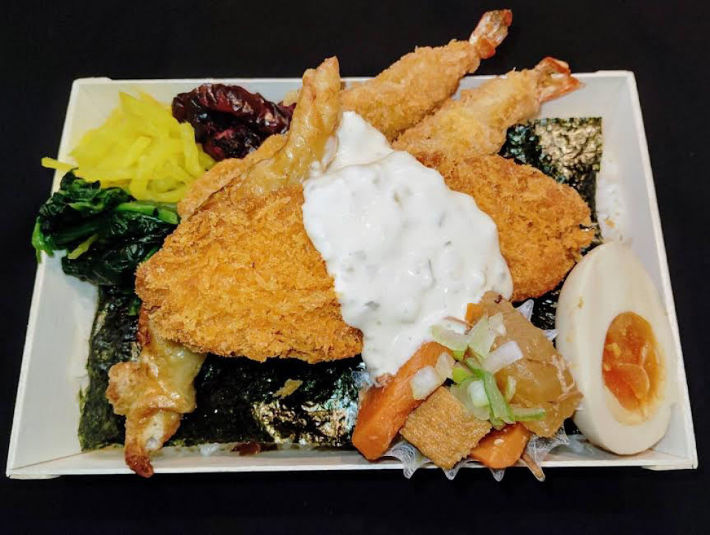 お米は冷めても美味しいコシヒカリ１００％使用！ご飯の進むお弁当です。