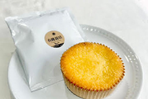 おやつマドレーヌと有機栽培コーヒー