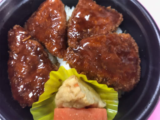 こくのあるデミかつ丼いかがですか！