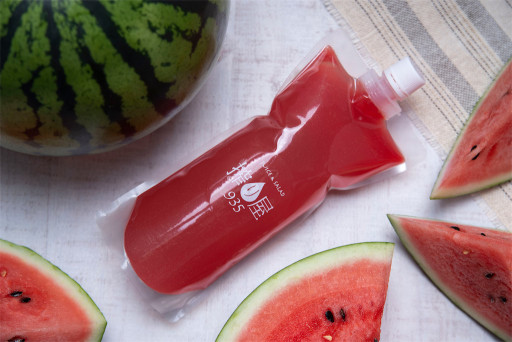 写真は通常サイズ（容量500ml）の商品です