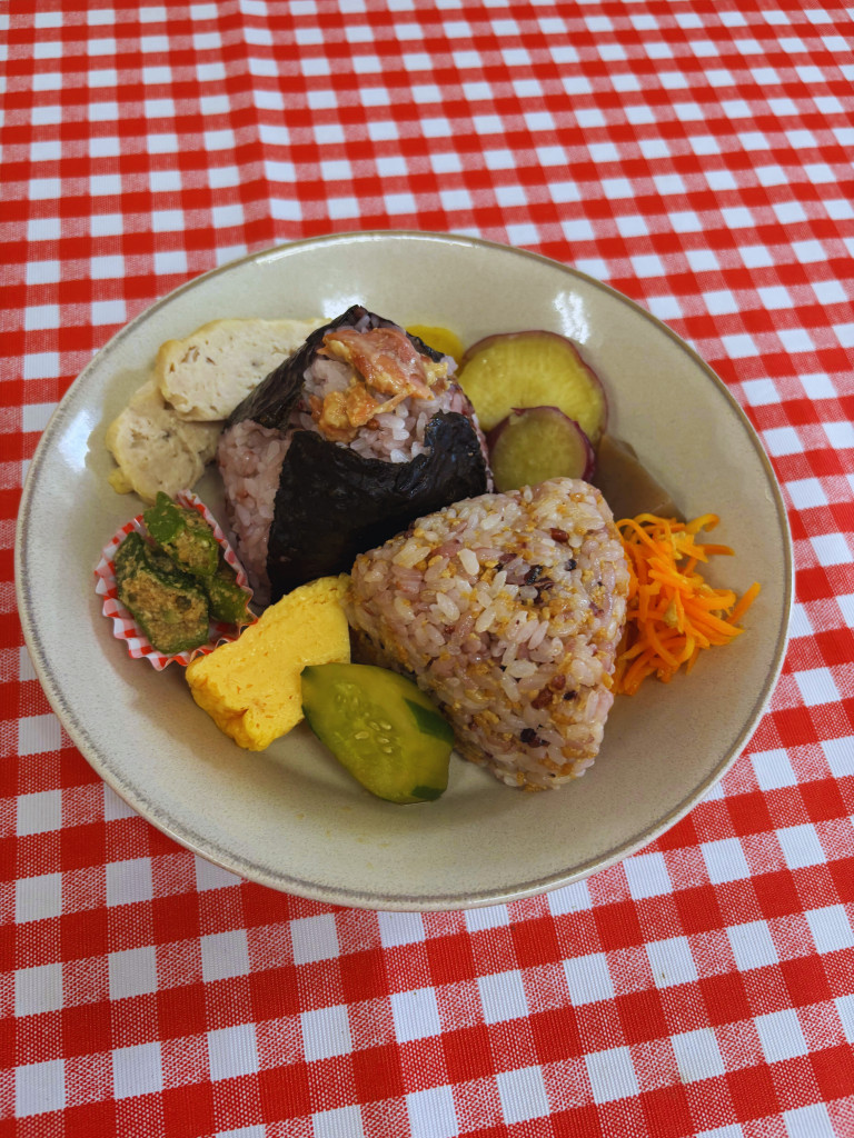 国産素材と手作りの温もり。心と体に優しいおむすびのお弁当。